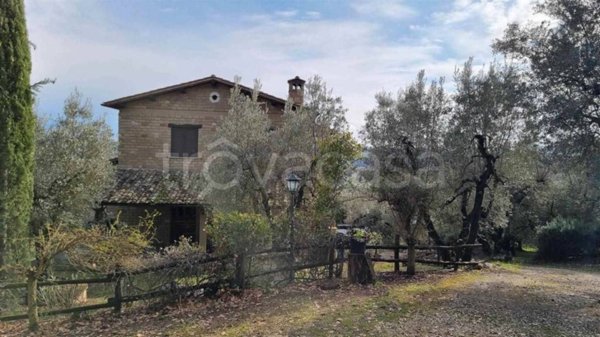 casa indipendente in vendita a Tarano