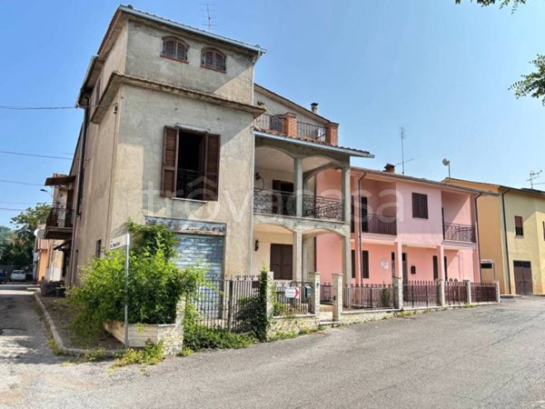 casa indipendente in vendita a Tarano in zona Baracche di San Polo