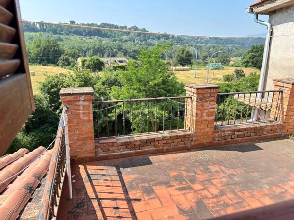 casa indipendente in vendita a Tarano in zona Baracche di San Polo