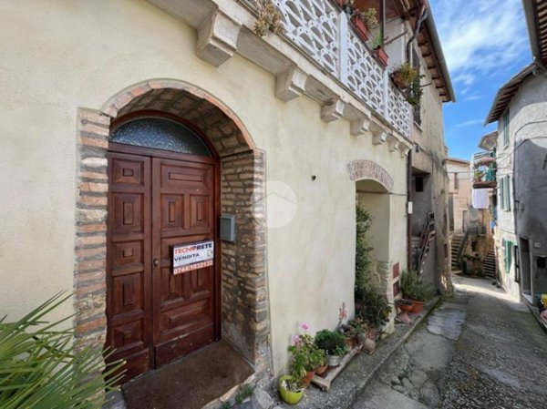 appartamento in vendita a Tarano in zona San Polo