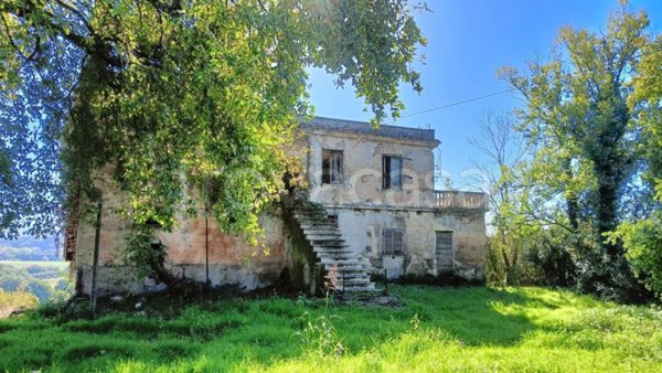casa indipendente in vendita a Tarano