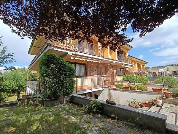 casa indipendente in vendita a Tarano in zona Baracche di San Polo