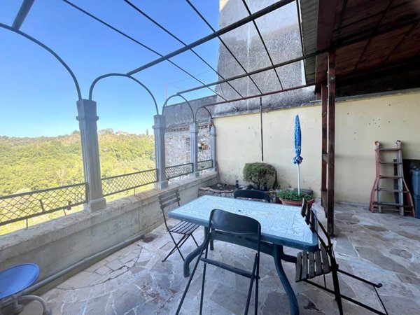 casa indipendente in vendita a Tarano