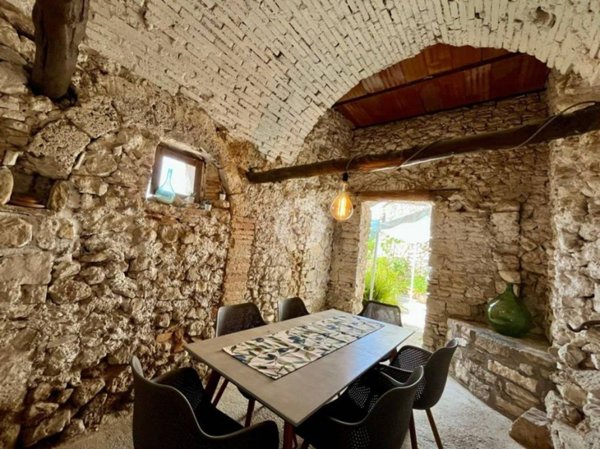 casa indipendente in vendita a Tarano