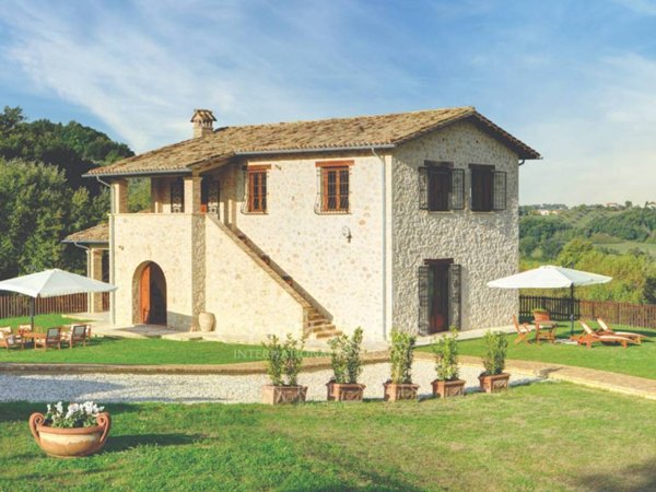 casa indipendente in vendita a Tarano
