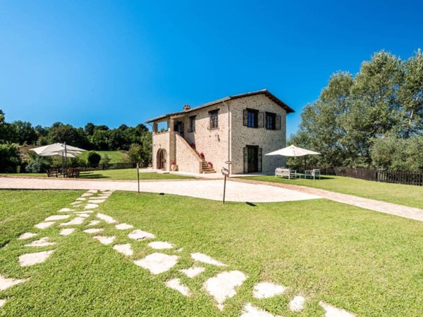 casa indipendente in vendita a Tarano