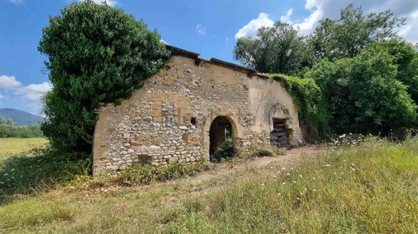 casale in vendita a Tarano