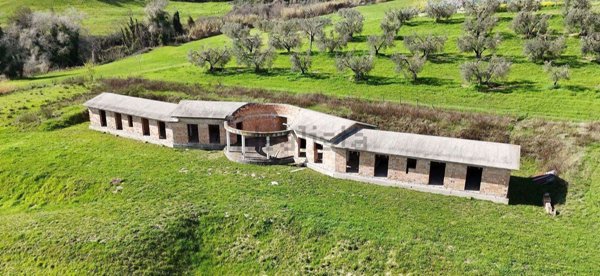 casa indipendente in vendita a Tarano