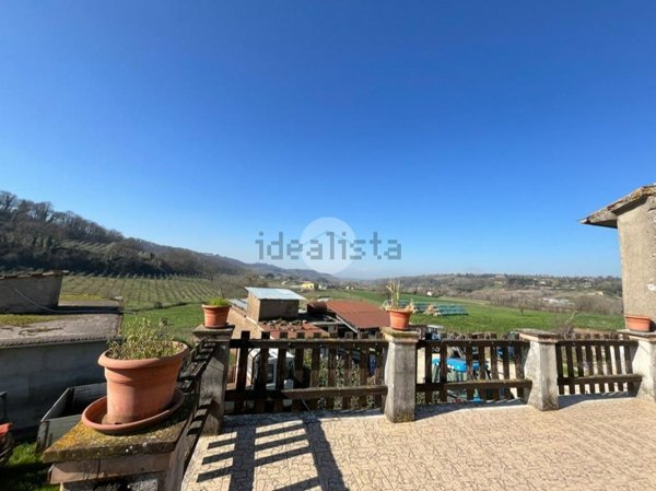 casa indipendente in vendita a Tarano