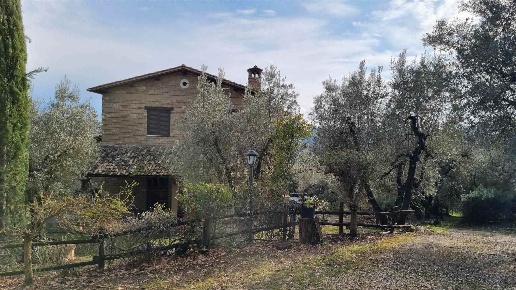 casa indipendente in vendita a Tarano