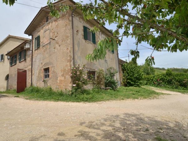 casa indipendente in vendita a Tarano
