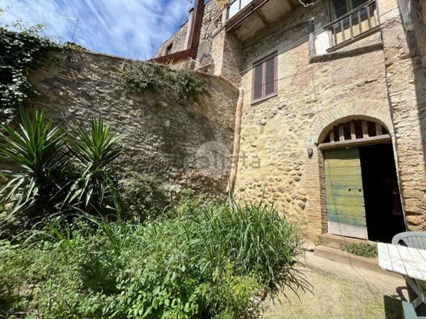 appartamento in vendita a Tarano in zona San Polo