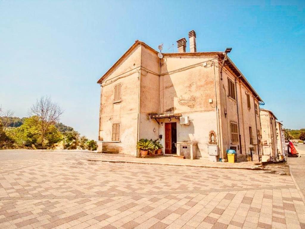 appartamento in vendita a Tarano in zona Baracche di San Polo