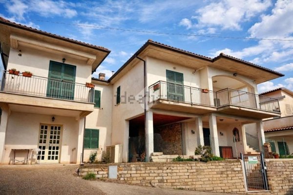 appartamento in vendita a Tarano in zona Baracche di San Polo