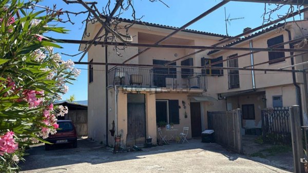 appartamento in vendita a Tarano in zona San Polo