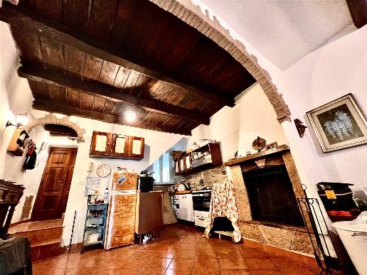 casa indipendente in vendita a Tarano