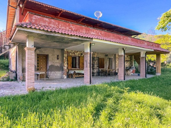 appartamento in vendita a Toffia