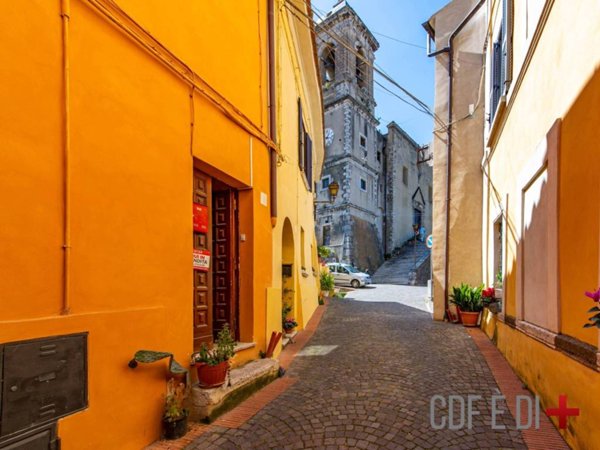 appartamento in vendita a Toffia