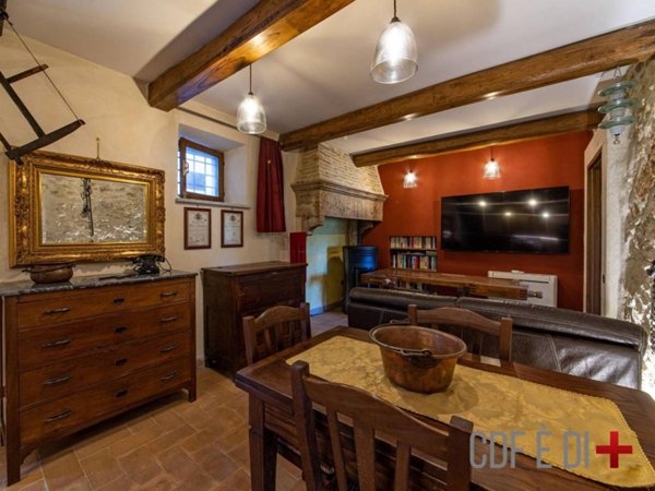 appartamento in vendita a Toffia