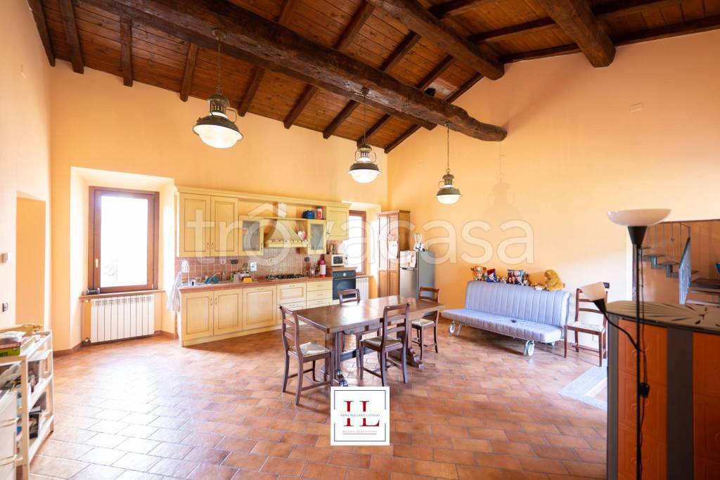 appartamento in vendita a Toffia