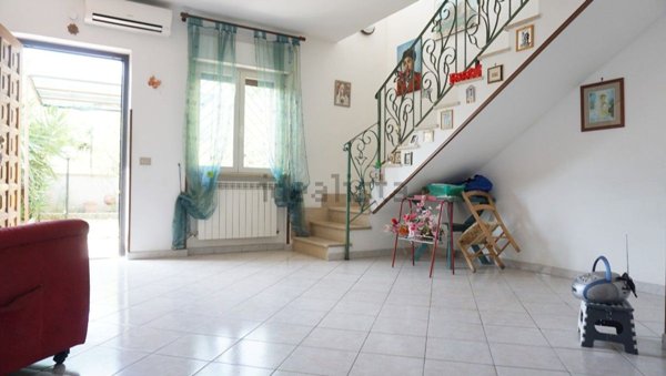 casa indipendente in vendita a Toffia
