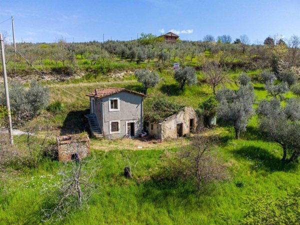 casa indipendente in vendita a Toffia