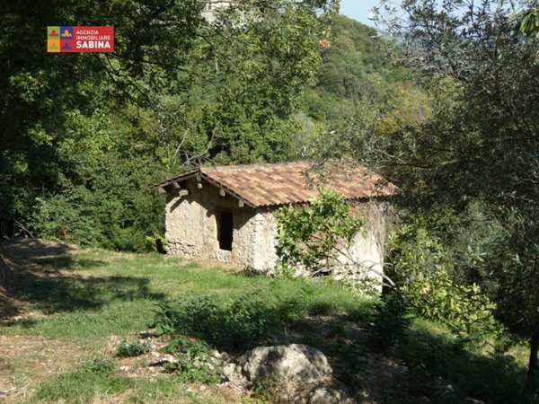 casa indipendente in vendita a Toffia