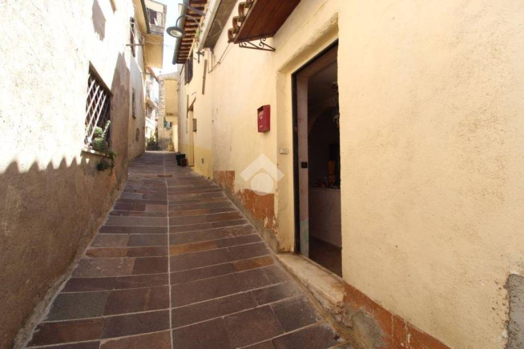 appartamento in vendita a Toffia