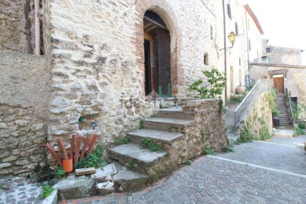 appartamento in vendita a Toffia