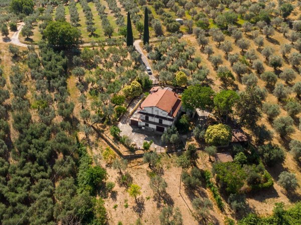 casa indipendente in vendita a Toffia