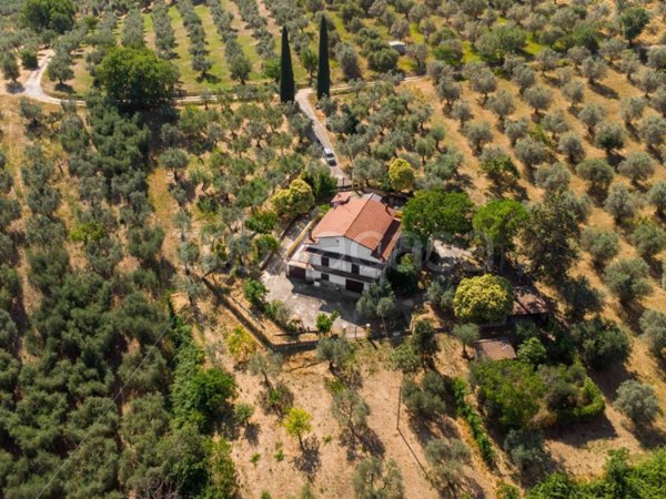 casa indipendente in vendita a Toffia