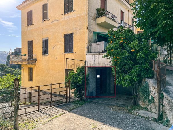 casale in vendita a Toffia