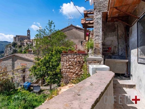 appartamento in vendita a Toffia