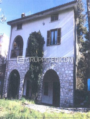 casa indipendente in vendita a Toffia