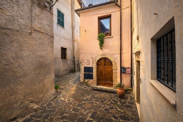 appartamento in vendita a Toffia