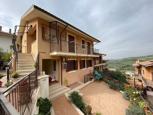 appartamento in vendita a Toffia