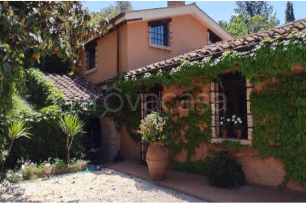 casa indipendente in vendita a Toffia