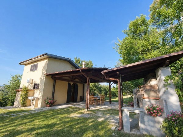 casa indipendente in vendita a Toffia
