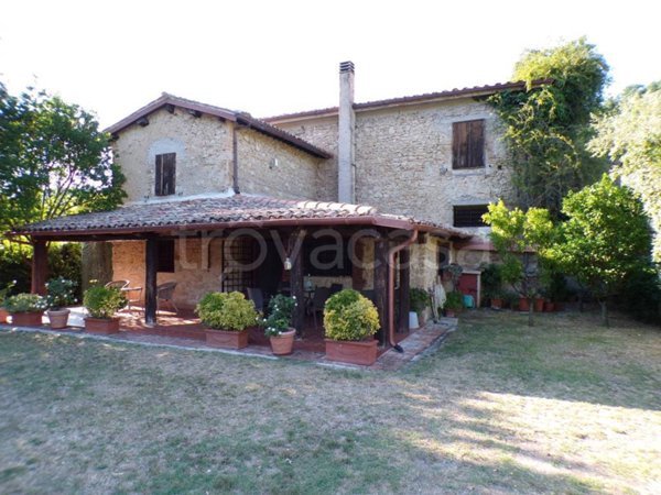 casa indipendente in vendita a Toffia