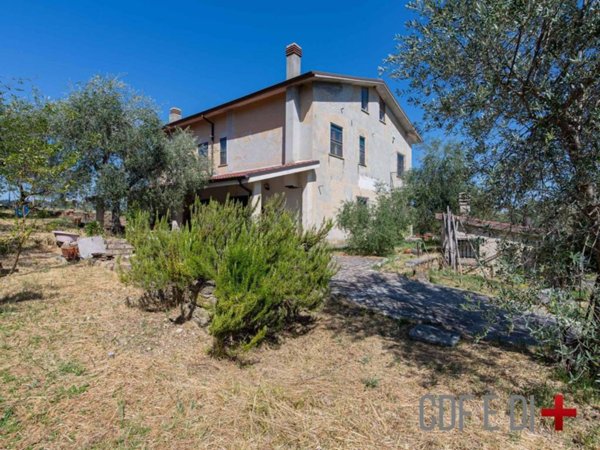 casa indipendente in vendita a Toffia