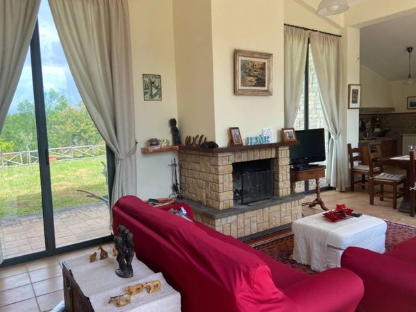 casa indipendente in vendita a Torricella in Sabina