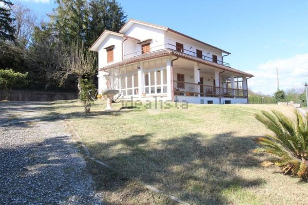 casa indipendente in vendita a Torricella in Sabina
