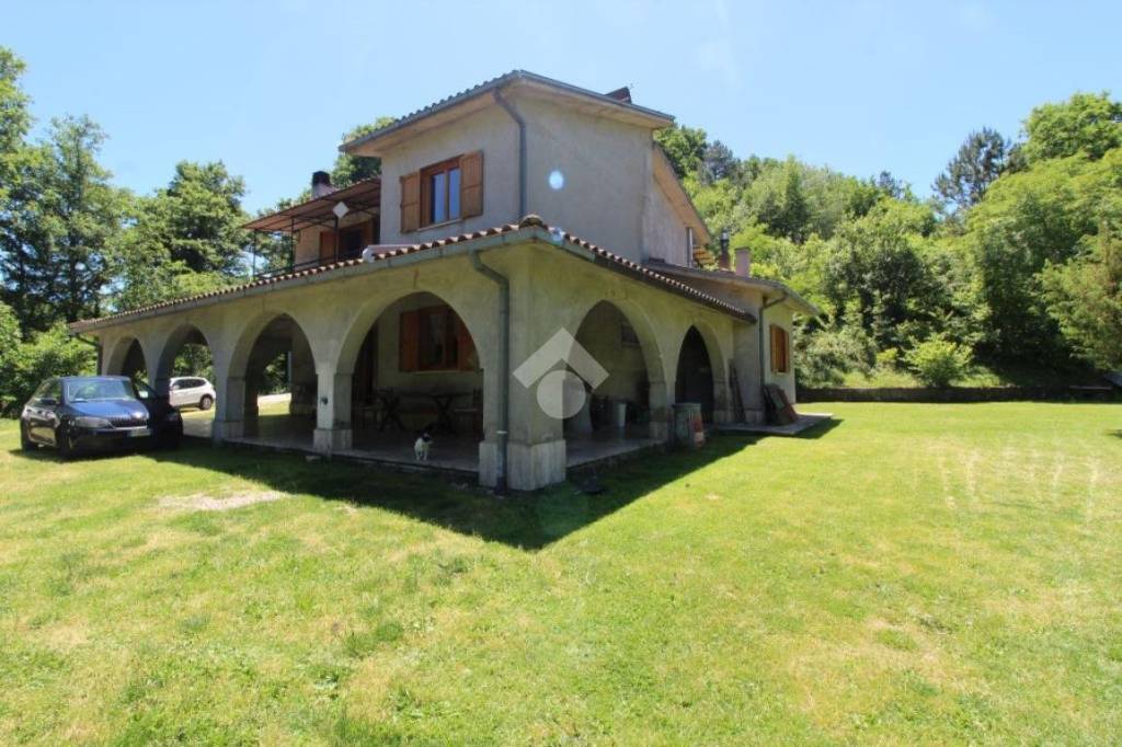 casa indipendente in vendita a Torricella in Sabina in zona Ornaro