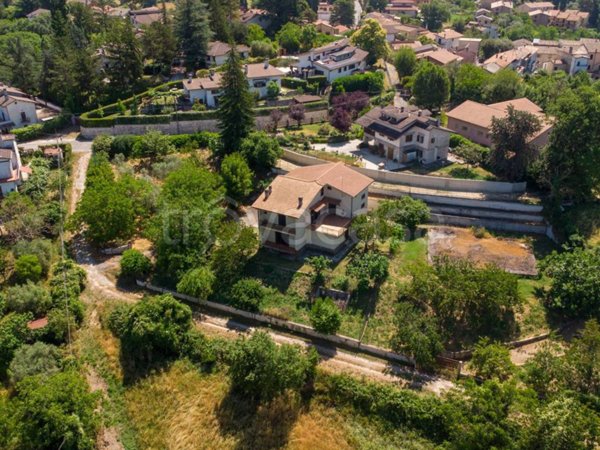 casa indipendente in vendita a Torricella in Sabina