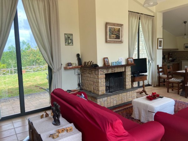 casa indipendente in vendita a Torricella in Sabina