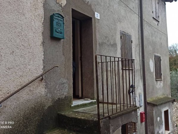 appartamento in vendita a Torricella in Sabina in zona Ornaro