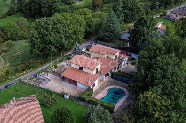 casa indipendente in vendita a Torricella in Sabina in zona Ornaro