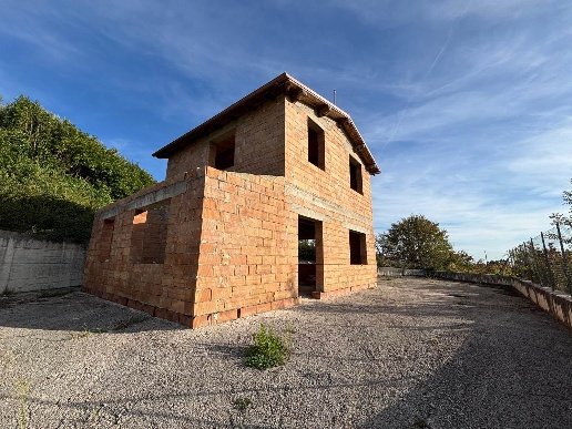 casa indipendente in vendita a Torricella in Sabina in zona Ornaro