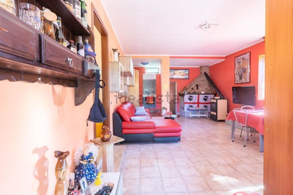 appartamento in vendita a Torricella in Sabina in zona Oliveto