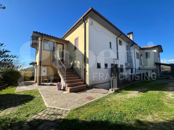 intera palazzina in vendita a Torricella in Sabina